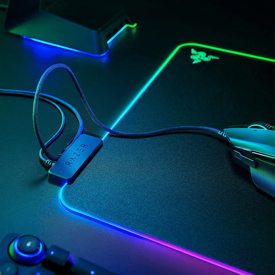 Podloga za miš Razer Firefly V2 - Hard Surface Mouse Mat with Chroma - FRML Packaging RZ02-03020100-R3M1